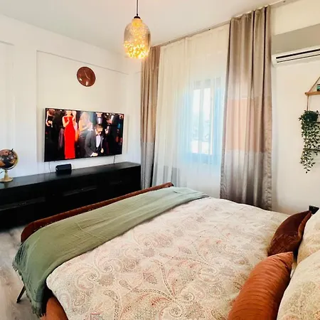 Alsancak Meritis Studio Suit דירה קיירניה